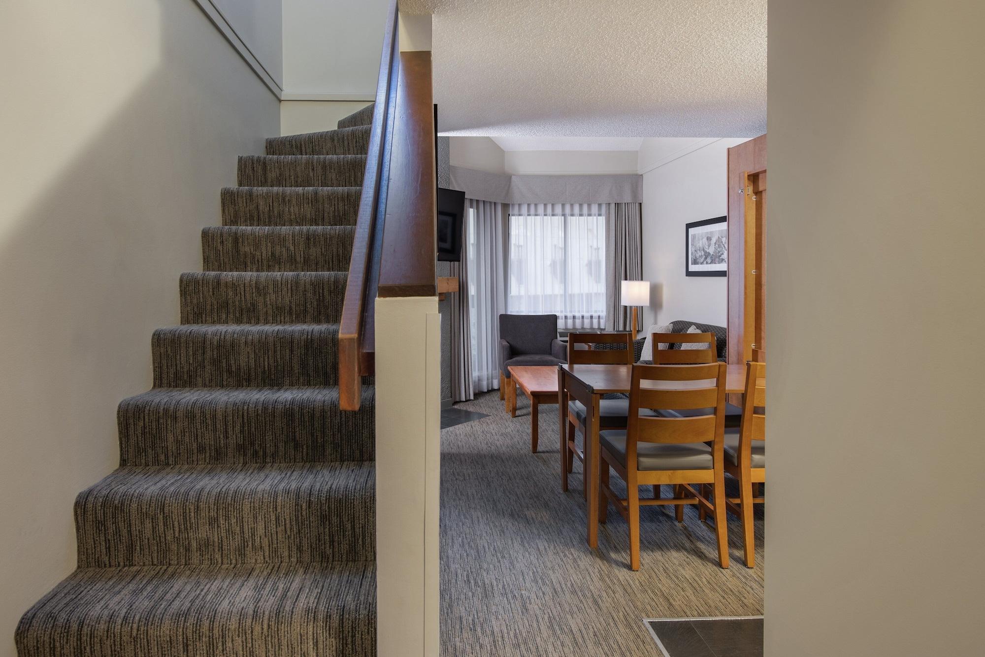 Whistler Village Inn & Suites Eksteriør bilde