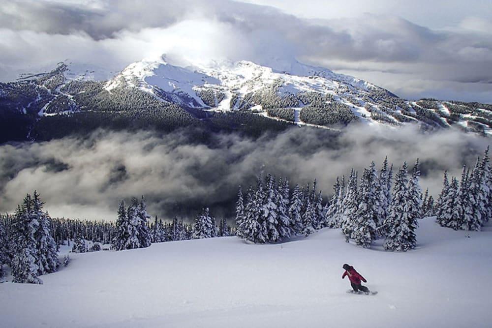 Whistler Village Inn & Suites Eksteriør bilde