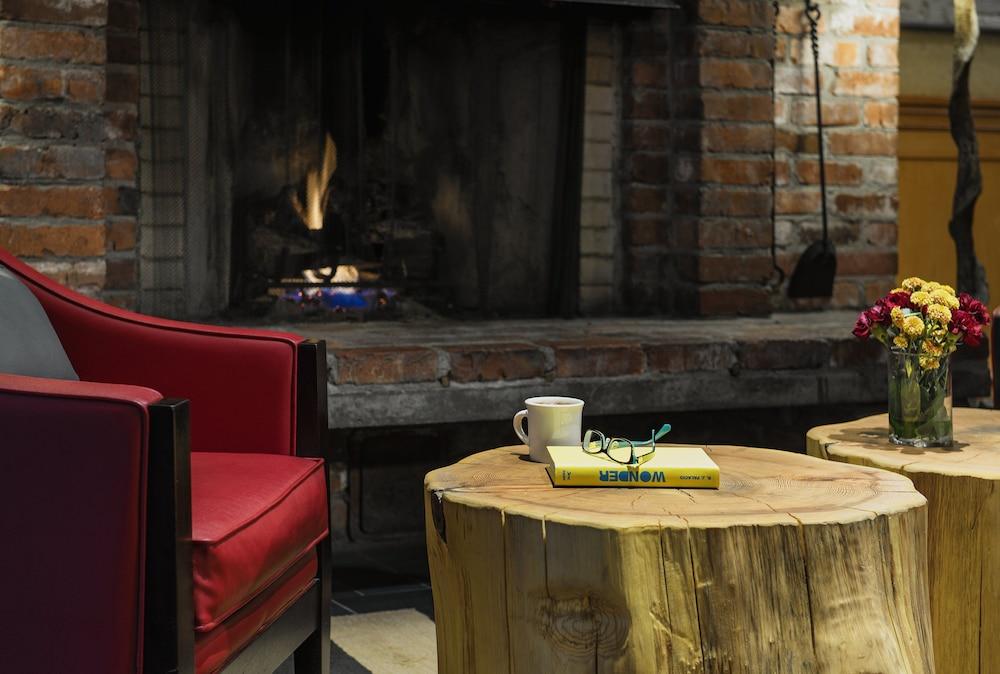 Whistler Village Inn & Suites Eksteriør bilde