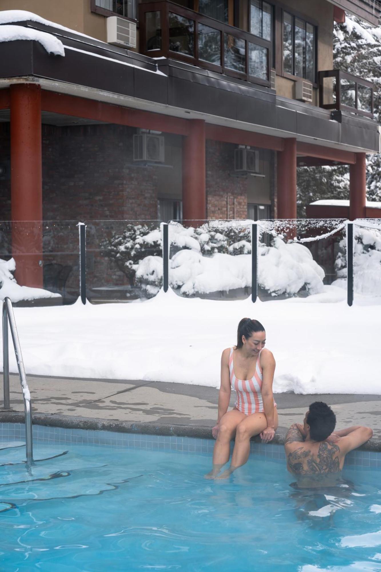 Whistler Village Inn & Suites Eksteriør bilde