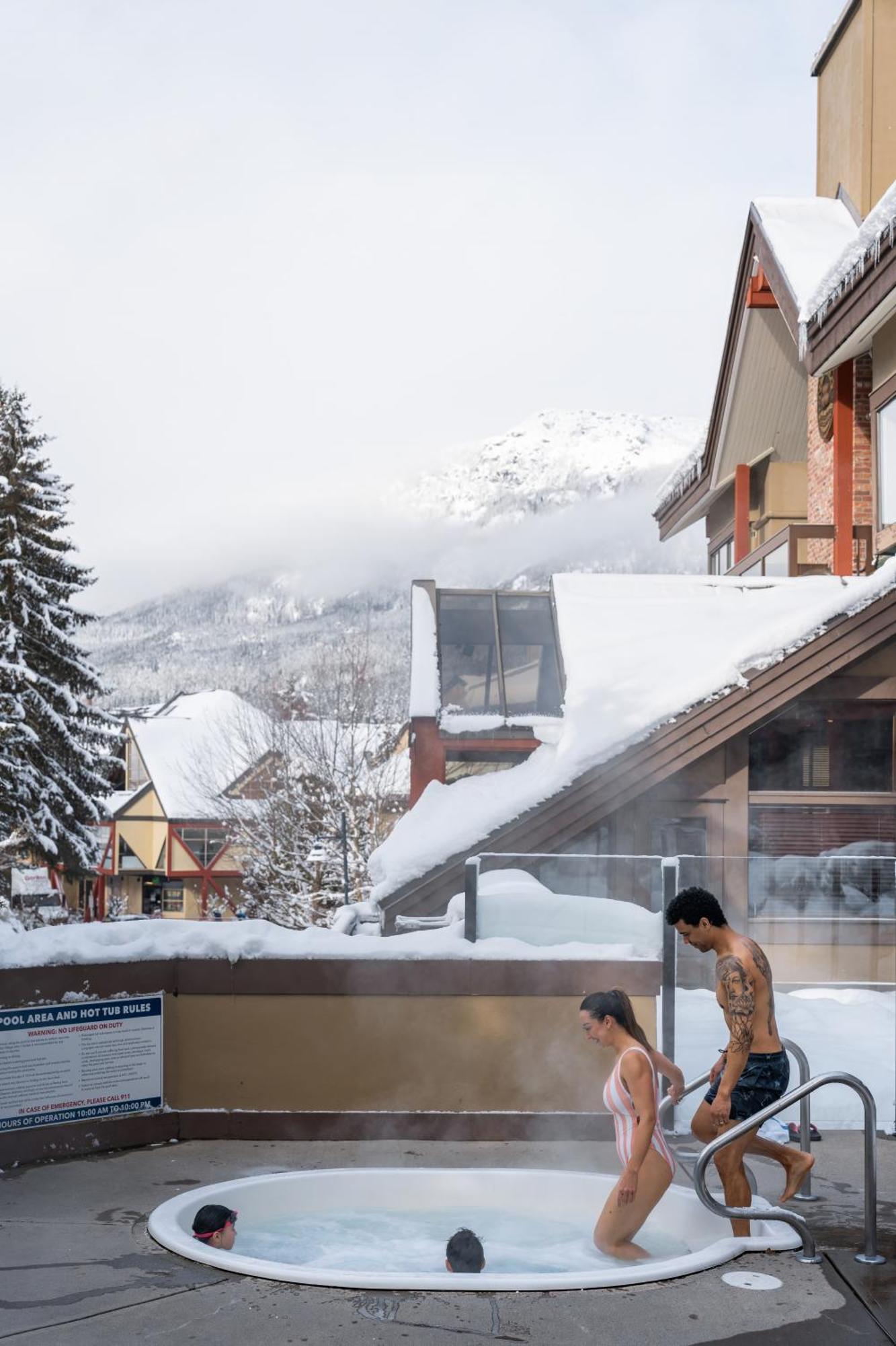 Whistler Village Inn & Suites Eksteriør bilde